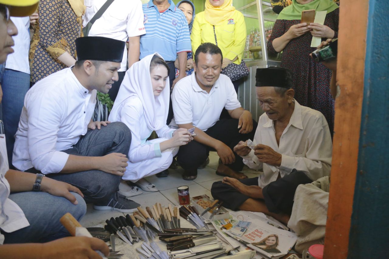 Kunjungi Pacitan, Emil Komitmen Menata Pasar Tradisional