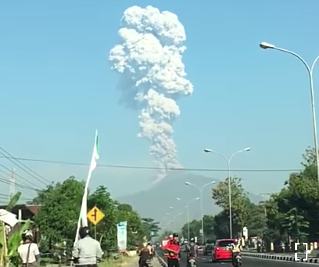 Twitter BNPB: Gunung Merapi Meletus, Warga Diimbau Tenang