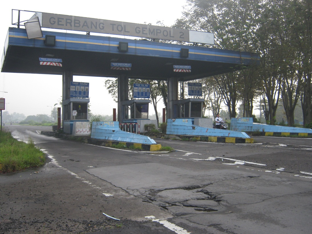 Mobil Pengguna Jalan Tol Rusak Akibat Kondisi Jalan, Jasa Marga Siap Ganti Rugi