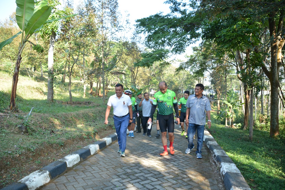 Ketika Pangdam V/Brawijaya Gowes Ke Mojokerto