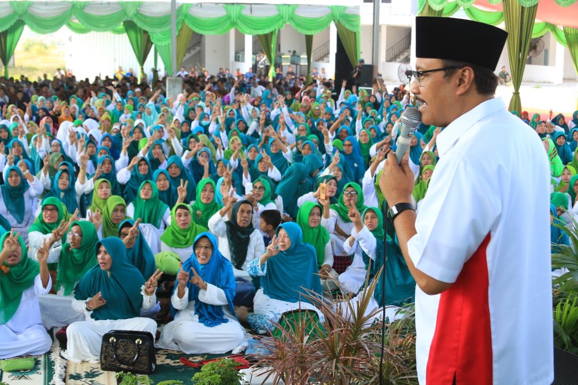Gus Ipul Promo Sholawat ala Mbak Puti di Depan Ribuan Tokoh Gresik