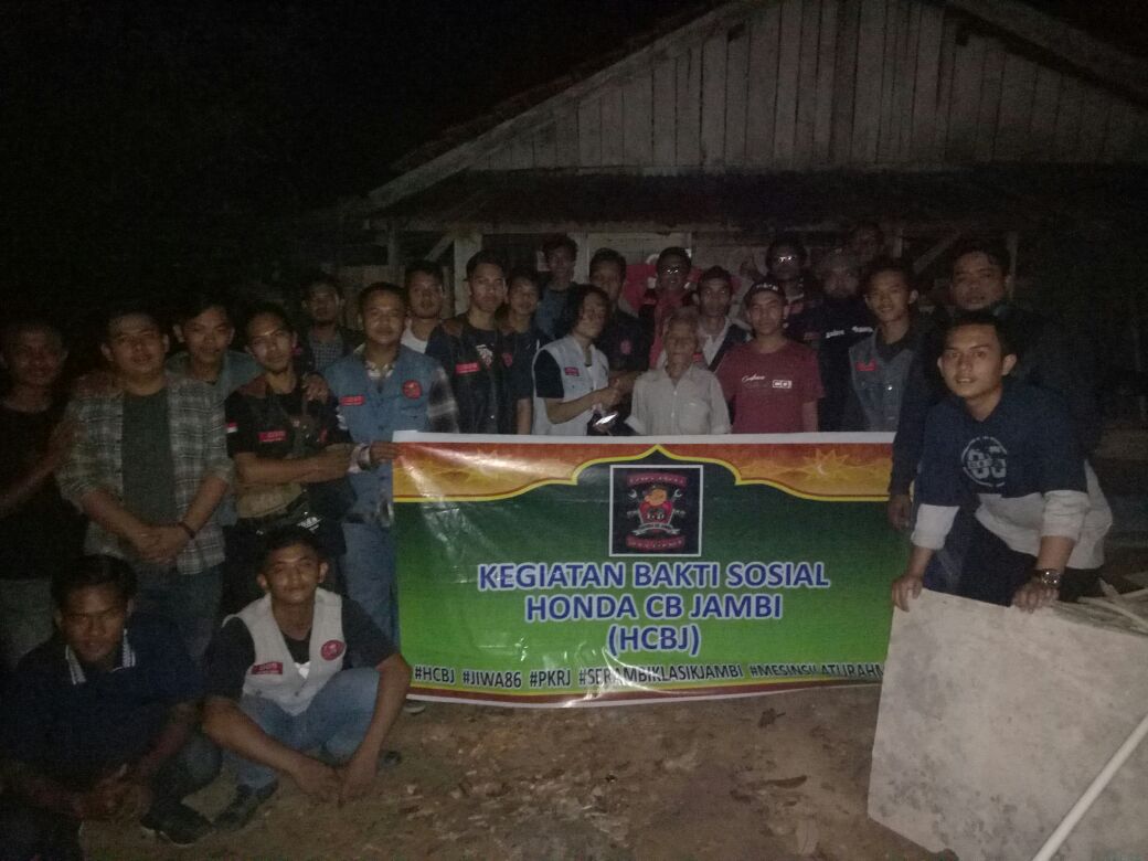 Honda CB Jambi Bagikan Sembako Di Enam Lokasi