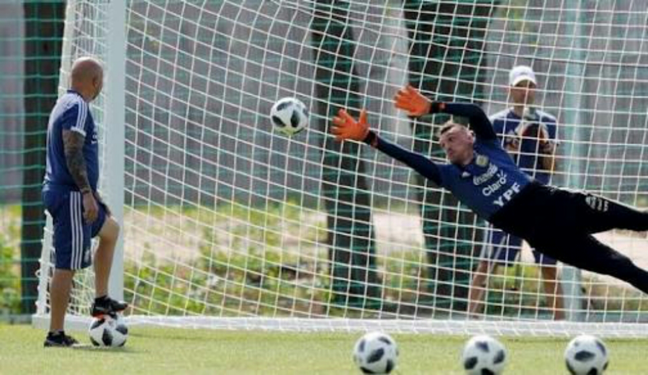Siapkan Kemungkinan Terburuk, Argentina Latih Kiper Hadapi Adu Penalti