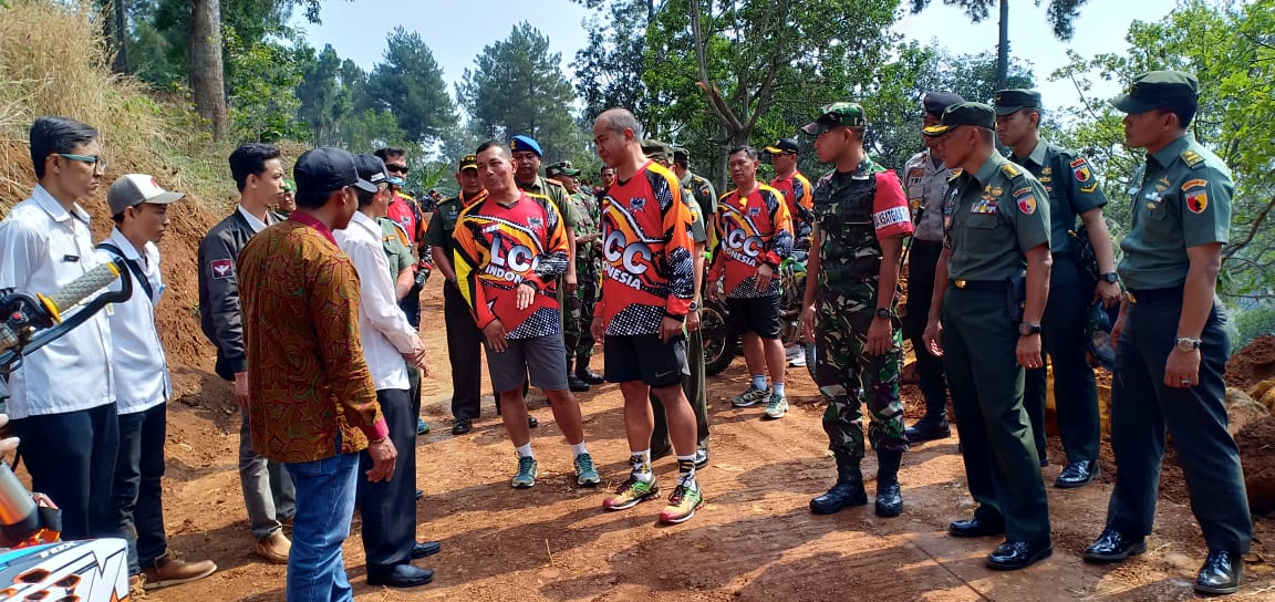 Bersepeda, Pangdam Brawijaya Tinjau Lokasi TMMD Di Mojokerto
