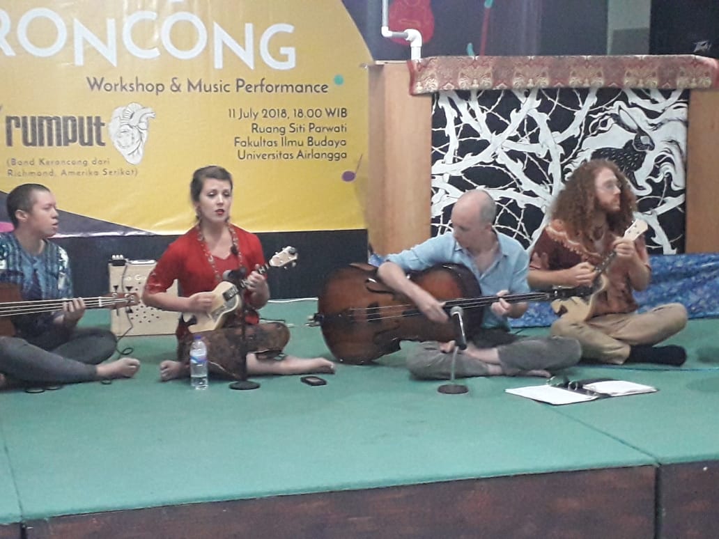 Mainkan Musik Keroncong, Kelompok Keroncong Asal Amerika Pukau Penonton