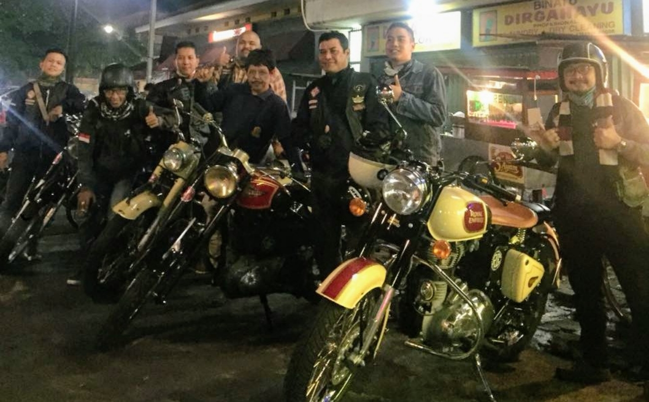 Menikmati Akhir Pekan ala Penggemar Motor Antik