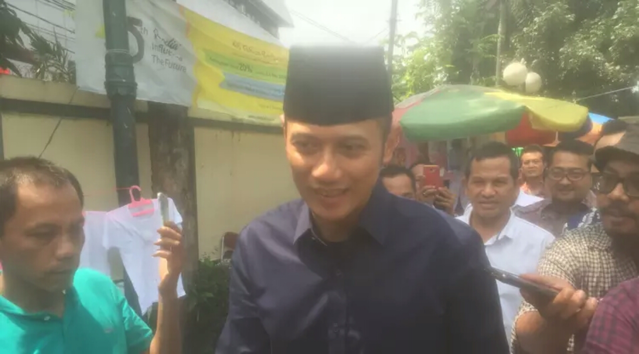 Sebelum Daftar Ke KPU, AHY Temani Prabowo-Sandiaga Salat jumat