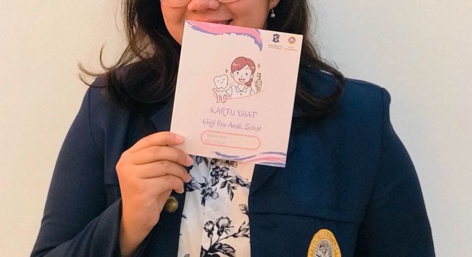 Kartu Gigi Ibu dan Anak Sehat Inovasi Mahasiswa FKG Unair untuk Warga Surabaya