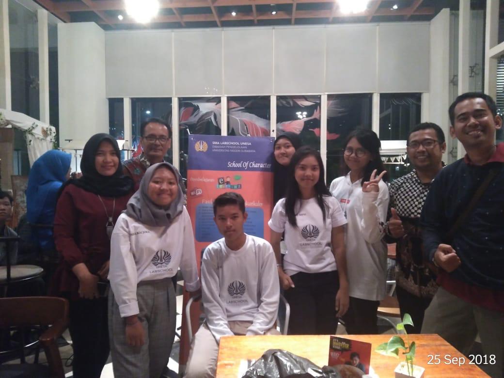 Akustik SMA Labschool Unesa Lidah Wetan Tampil Di Hotel Luminor Surabaya