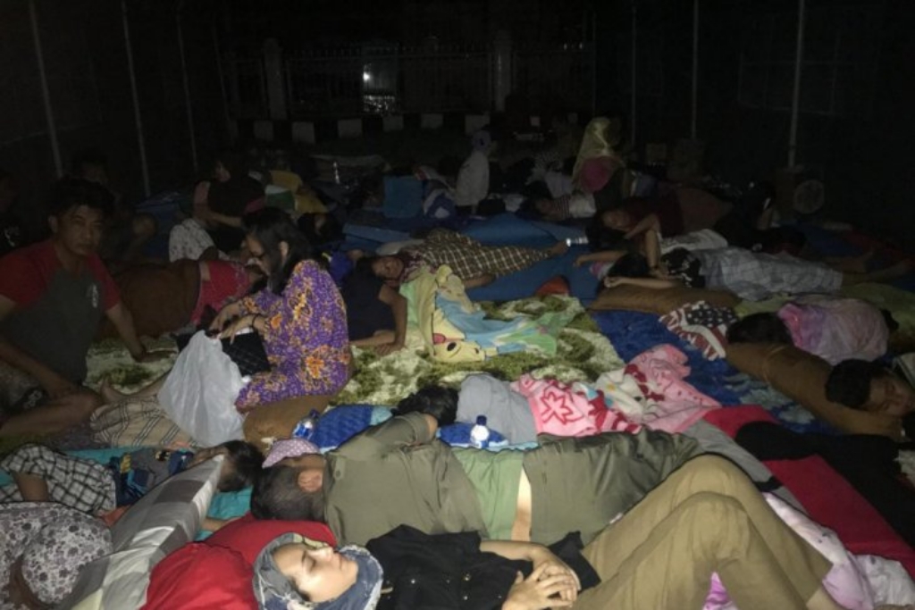 Istri Wakil Wali Kota Palu Tidur di Tenda Pengungsian