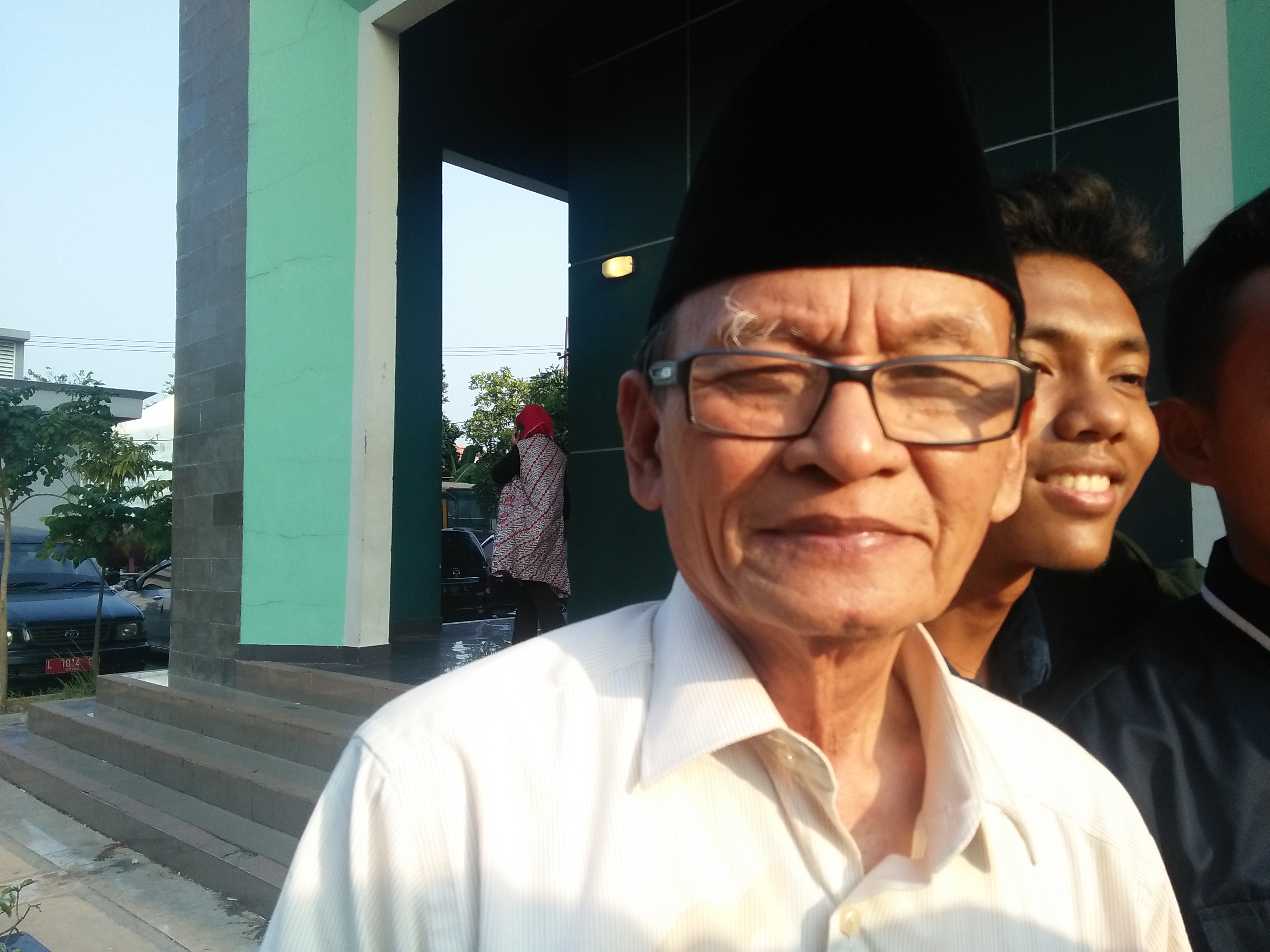 Sambut Mahasiswa Baru UINSA, Penyair Nasional Zawawi Imron Sampaikan Pesan Ini