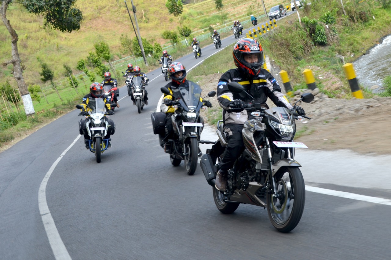 Suzuki GSX150 Bandit Jelajahi Keindahan Indonesia
