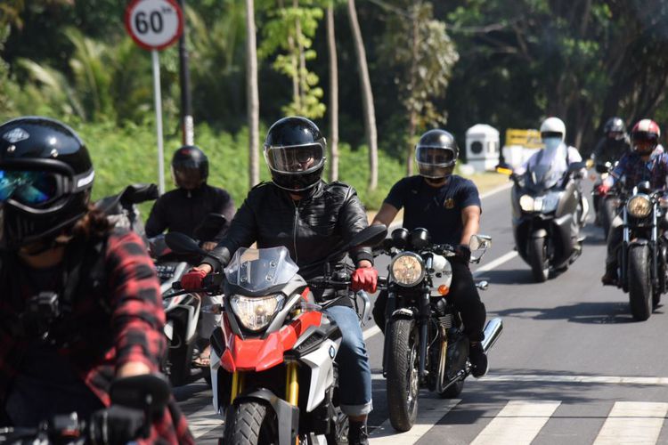 Komunitas Motorbaik Touring Amal di Lombok