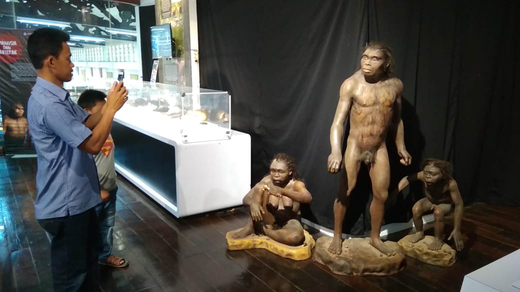 Dinas Kelautan dan Perikanan Jatim Tebar Ratusan Benih Ikan