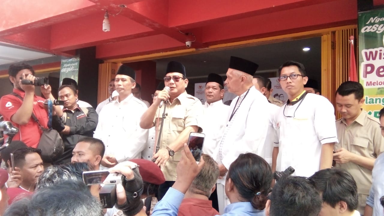Nikmati Sate Ponorogo, Prabowo: Tiap Tahun Kekayaan Kita Diambil Asing