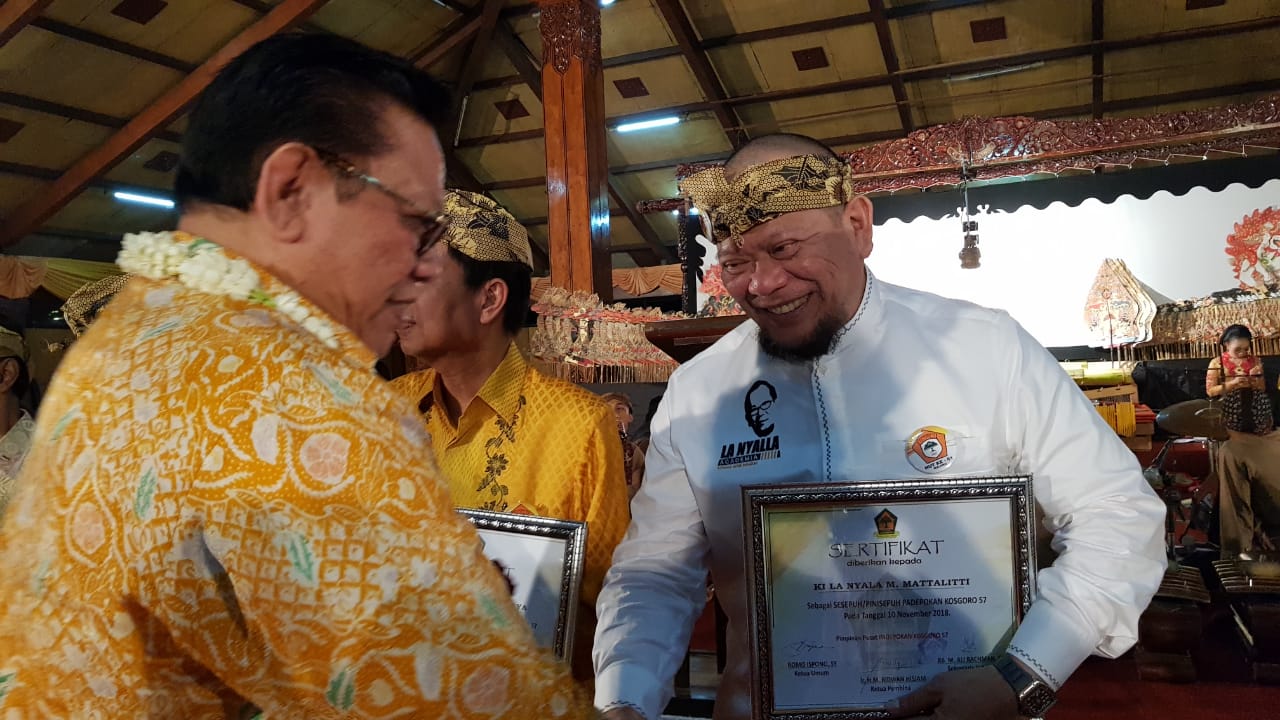 Hadiri HUT Kosgoro 57, La Nyalla Didaulat Jadi Sesepuh