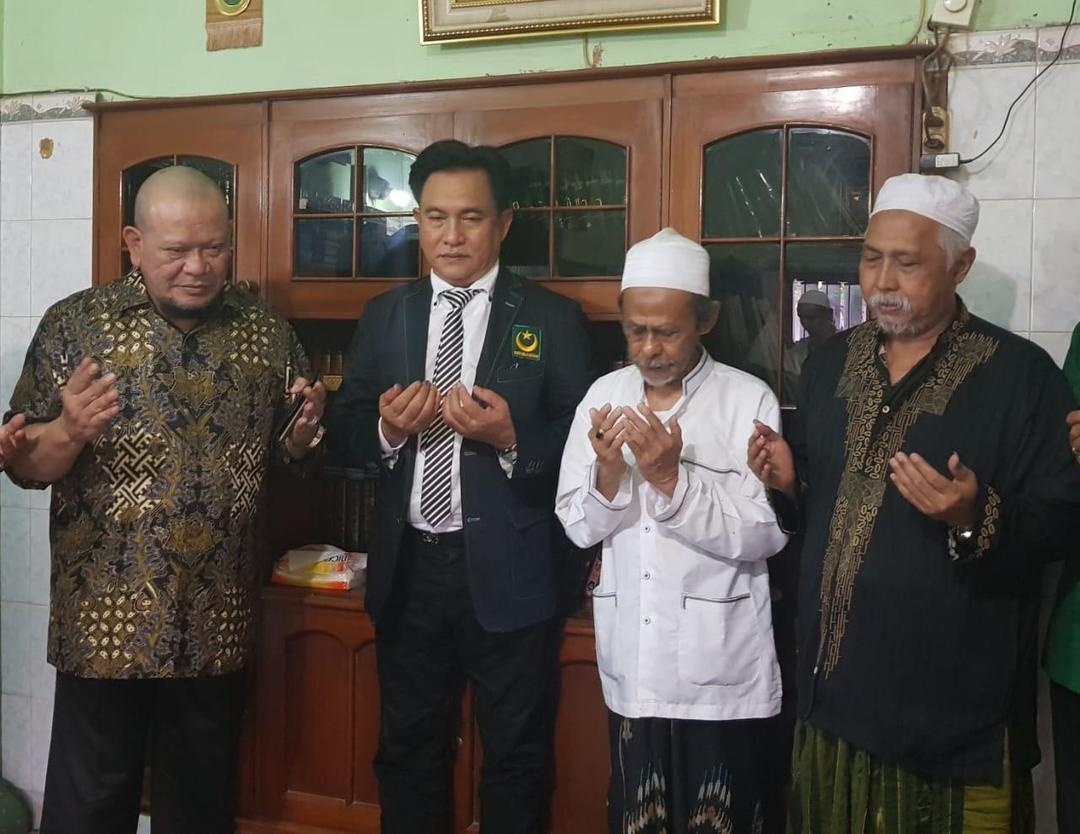 Pengasuh Sidogiri Doakan PBB dan La Nyalla Lolos ke Senayan