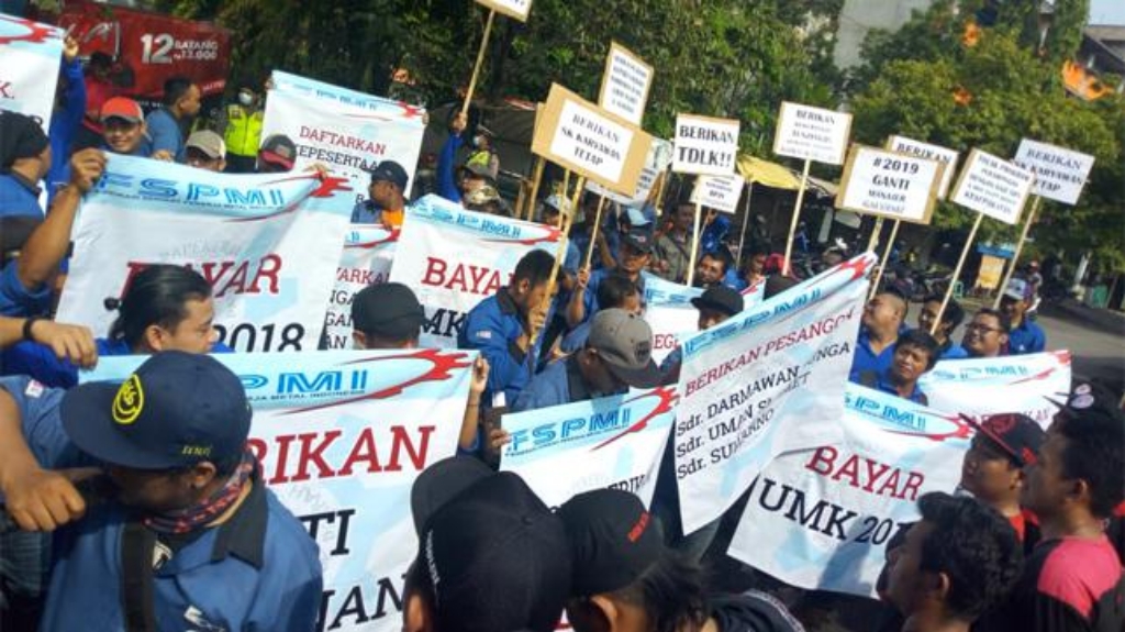 Buruh Tuntut UMK Naik 25 Persen