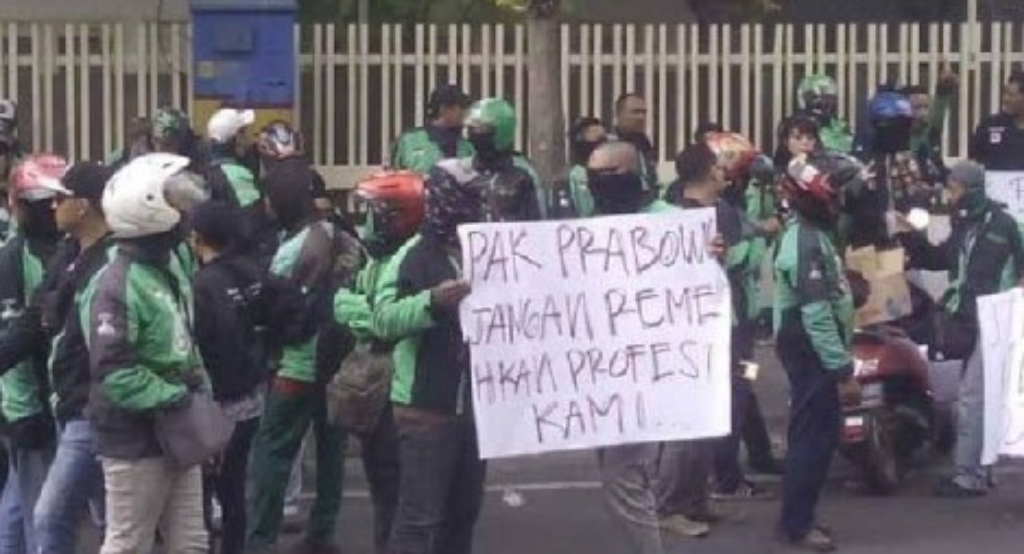 Ratusan Driver Ojek Online Tuntut Prabowo Minta Maaf