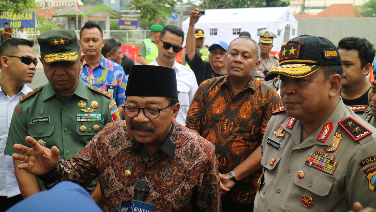 Gubernur dan Kapolda Jatim Pantau Jalan Raya Gubeng Ambles