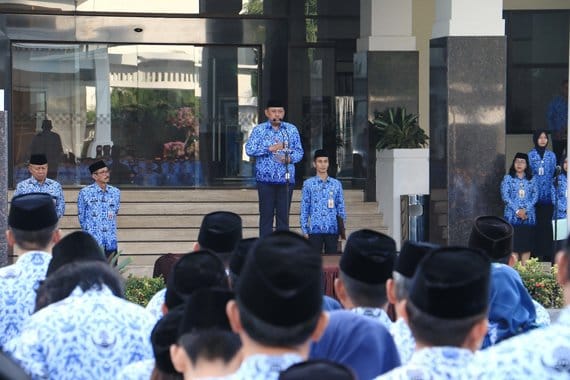 Sekdaprov Jatim Soroti Sandal Jepit, Mengapa