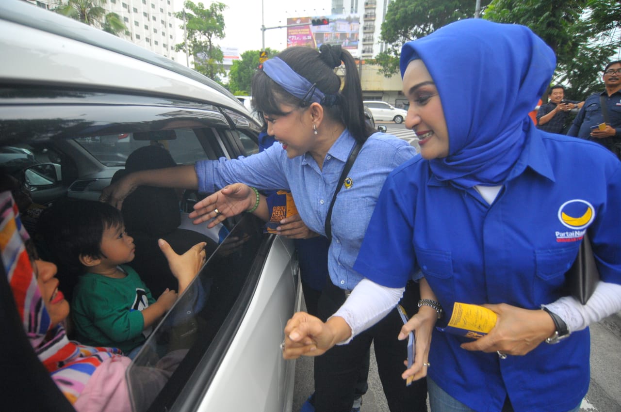 Artis-artis Caleg NasDem Ajak Masyarakat Hormati Guru