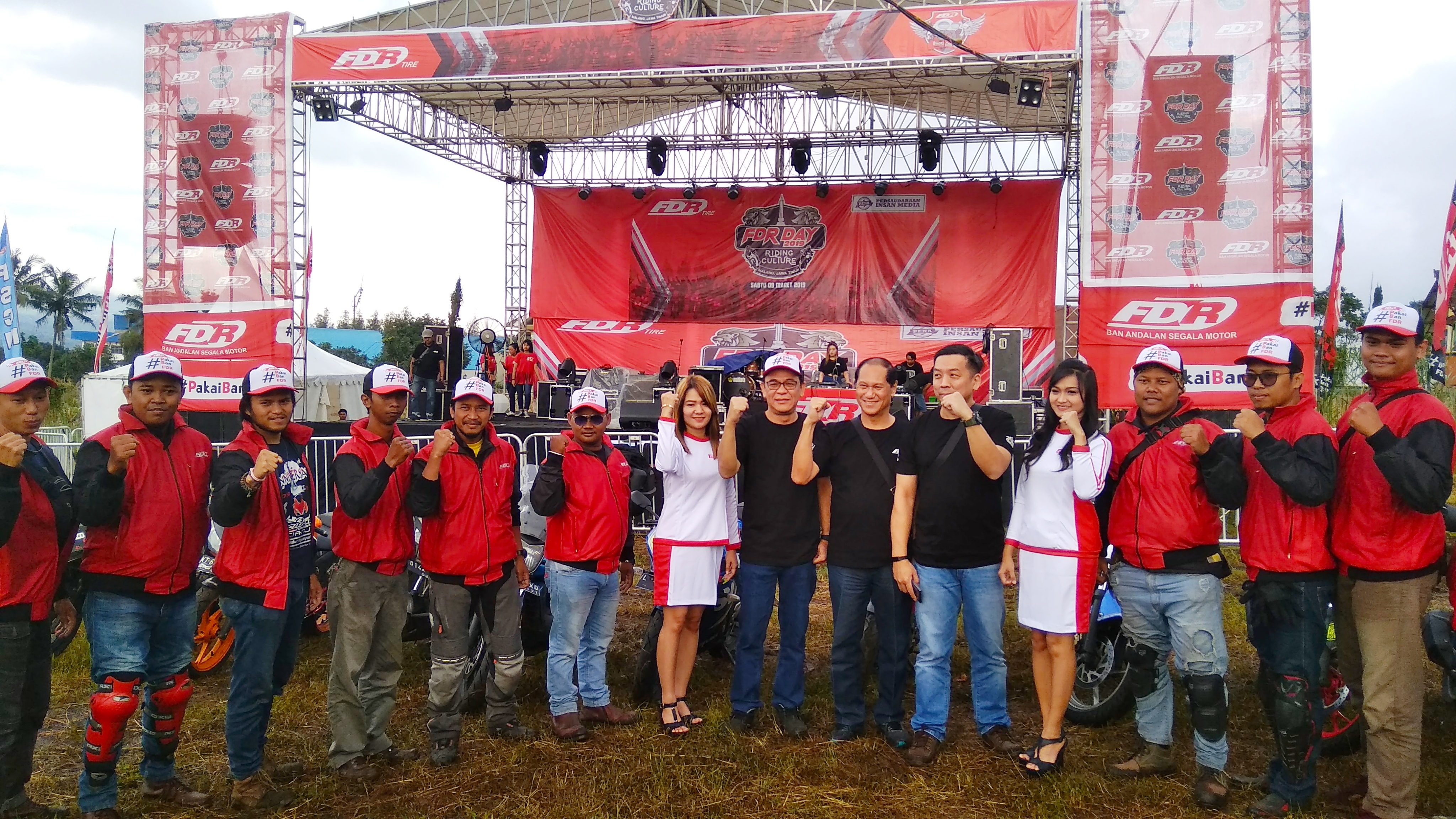 Aksi Sosial 15 FDR Biker Dari Surabaya Ke Pantai Tiga Warna Malang