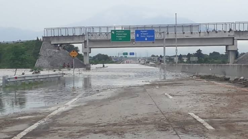 Jalan Tol Ngawi-Kertosono Dibuka Kembali