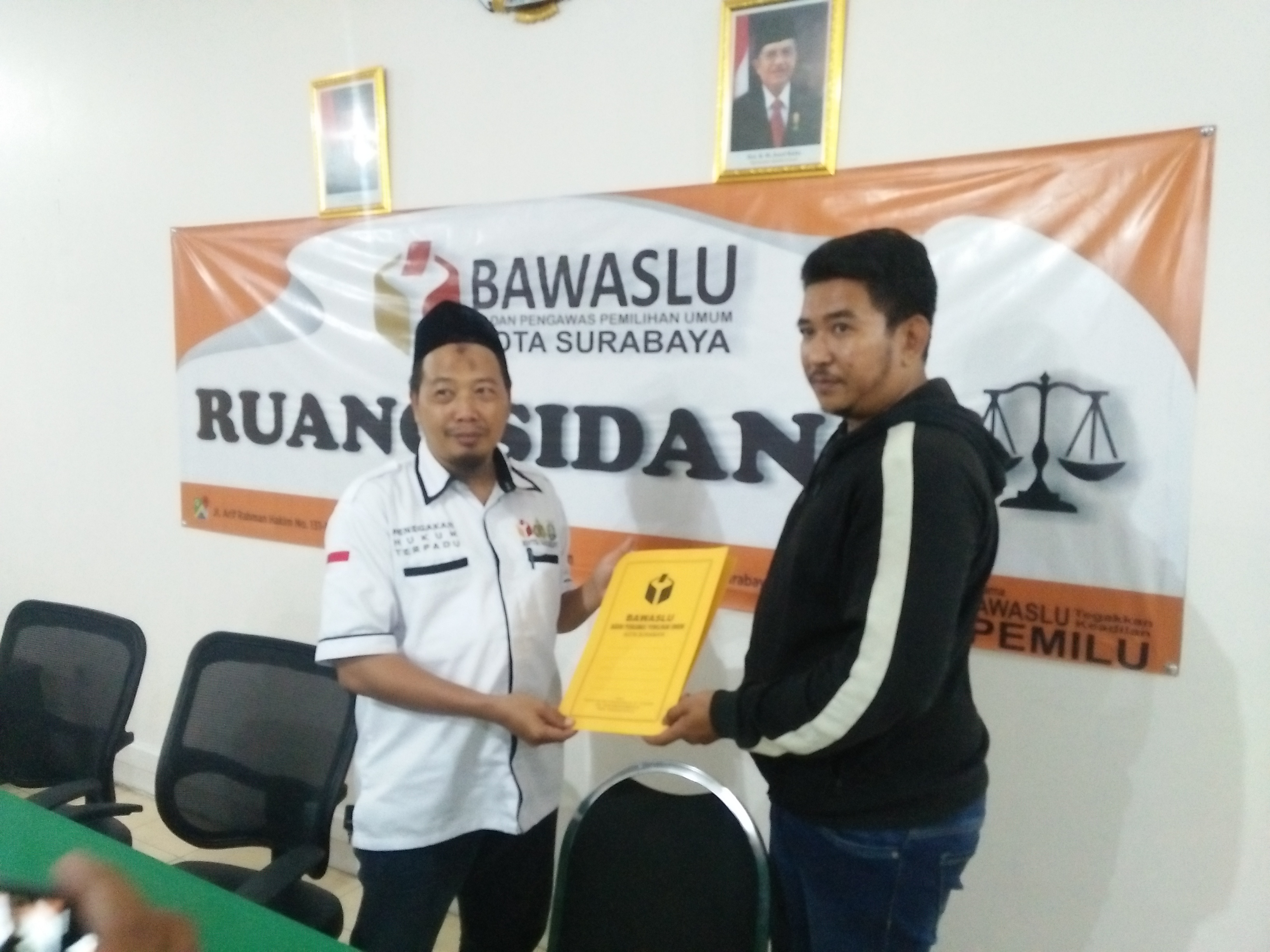 Bawaslu Surabaya Terima Laporan Dugaan Pelanggaran Pemilu BH