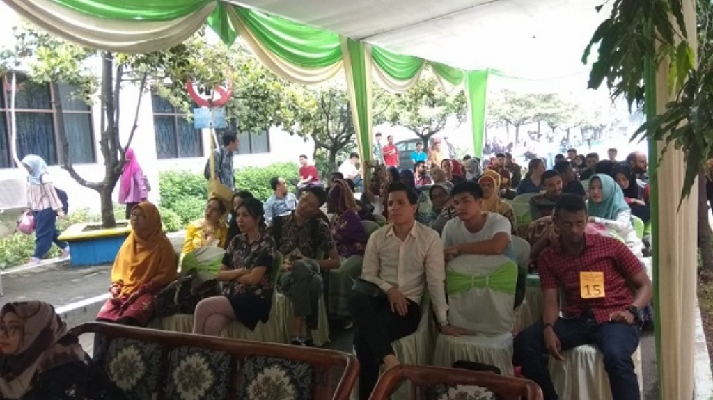 Puluhan Mahasiswa Asing Berlomba Mendongeng di Unair