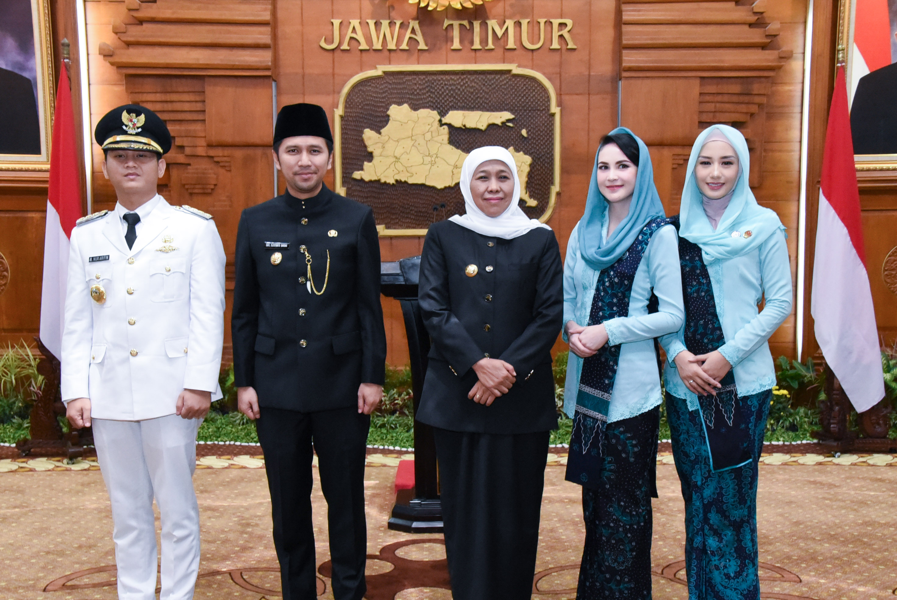 Khofifah Lantik Gus Ipin Jadi Bupati Trenggalek