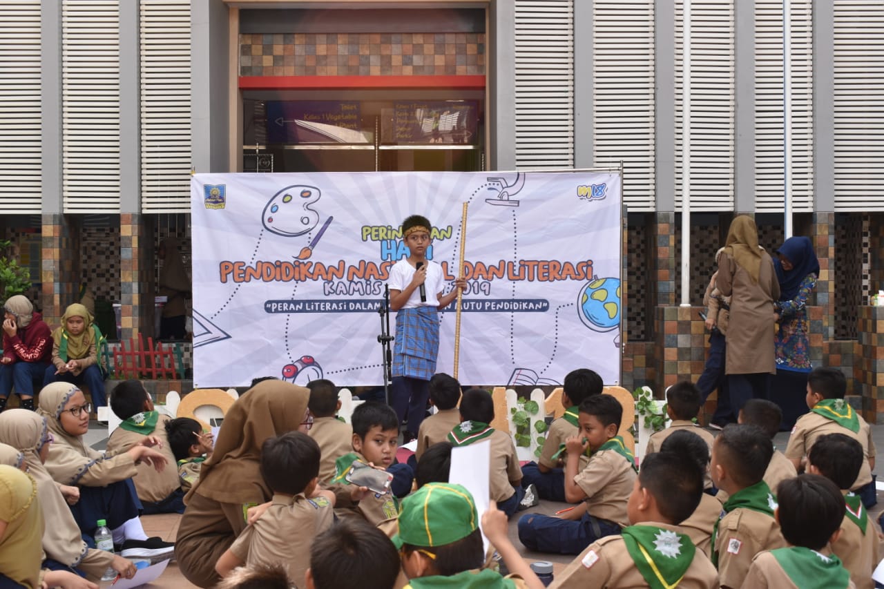 SD Muhammadiyah 18 Surabaya Peringati Hari Pendidikan Nasional dan Literasi