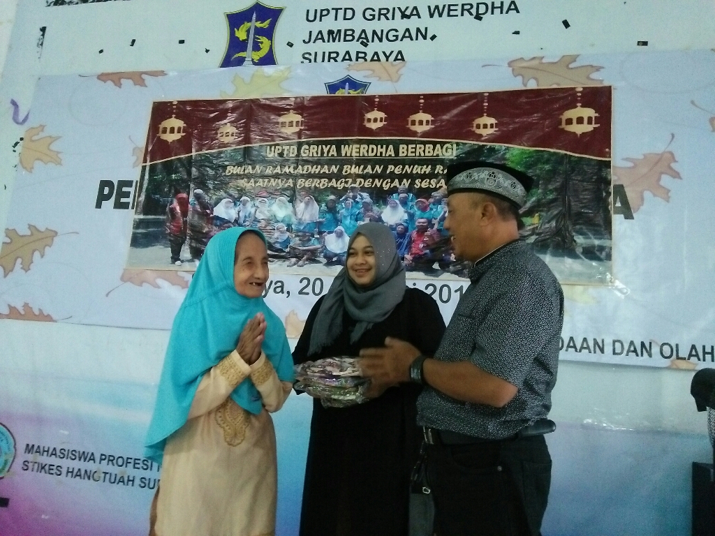 Ketika Jurnalis, Sedekah Oksigen Bersama Wosca Kunjungi Griya Werdha Jambangan