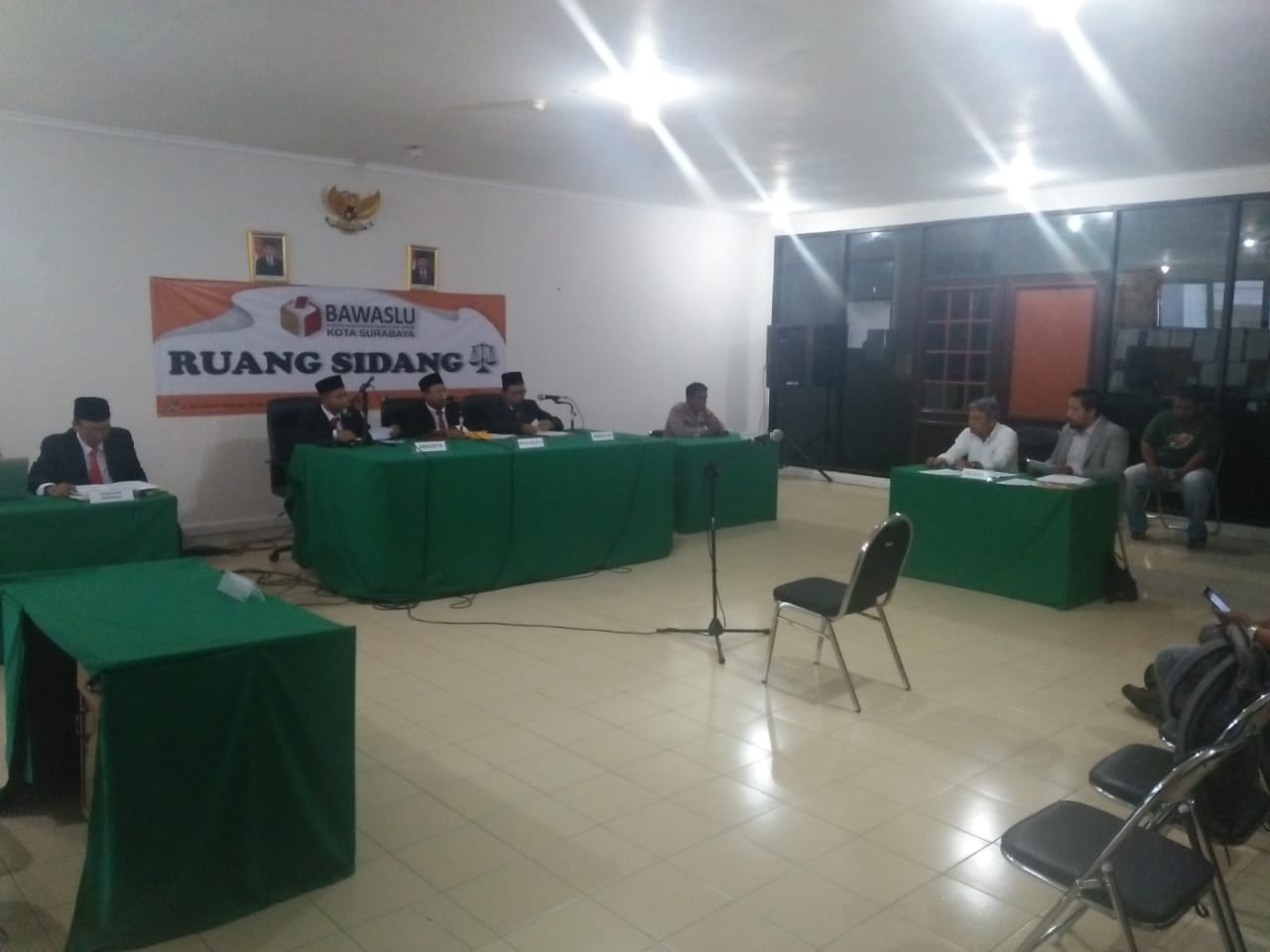 Tak dihadiri Terlapor, Bawaslu Surabaya Tetap Gelar Sidang Pendahuluan Kasus SCG