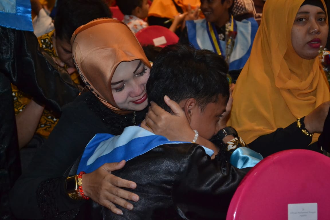 Tangis Bahagia Warnai Haflatul Wada 2018-2019 SD Muhammadiyah 18 Surabaya