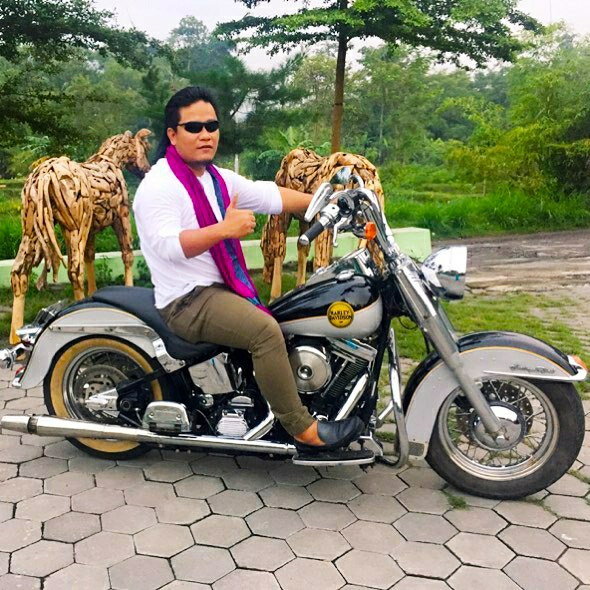 Gus Miftah, Sosok Kyai Nyentrik Doyan Moge Dibalik Mualafnya Deddy Corbuzier