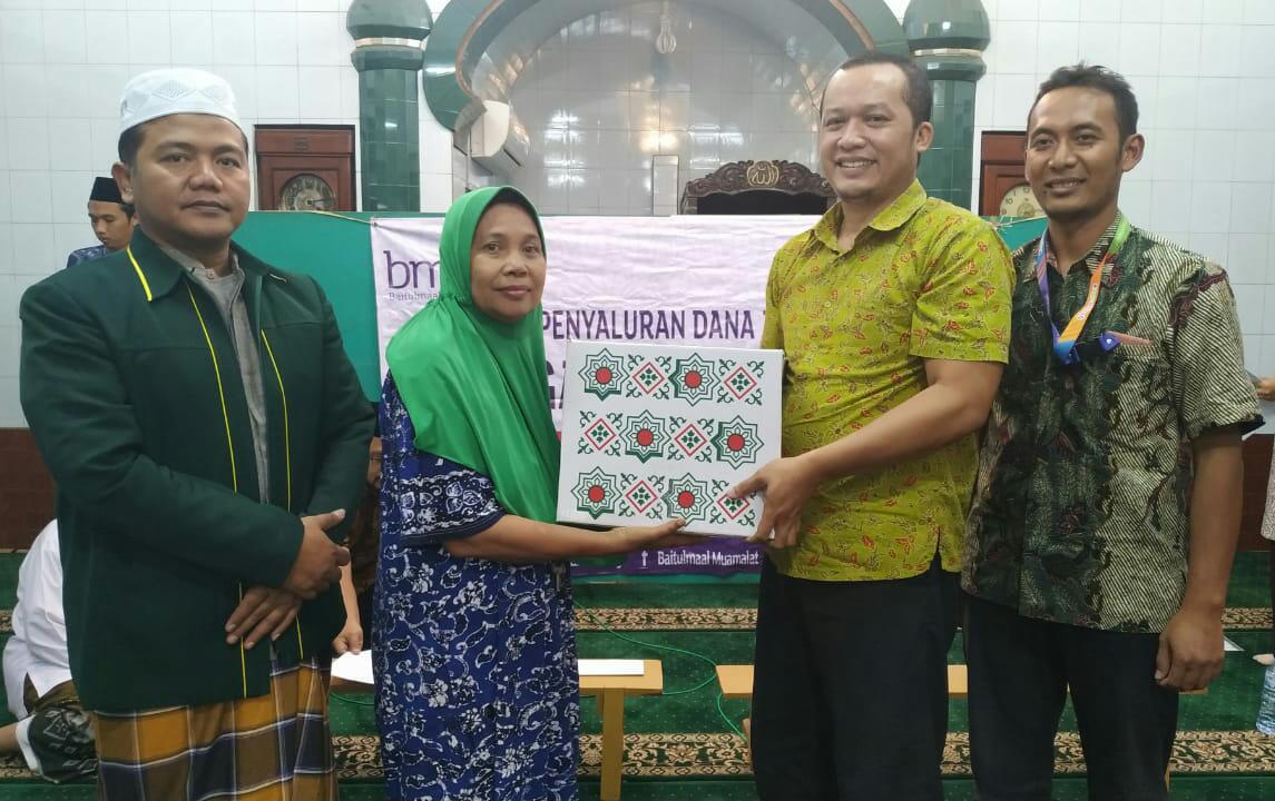 Salurkan Dana Zakat Untuk Dhuafa, Bank Muamalat Dapat Apresiasi Warga