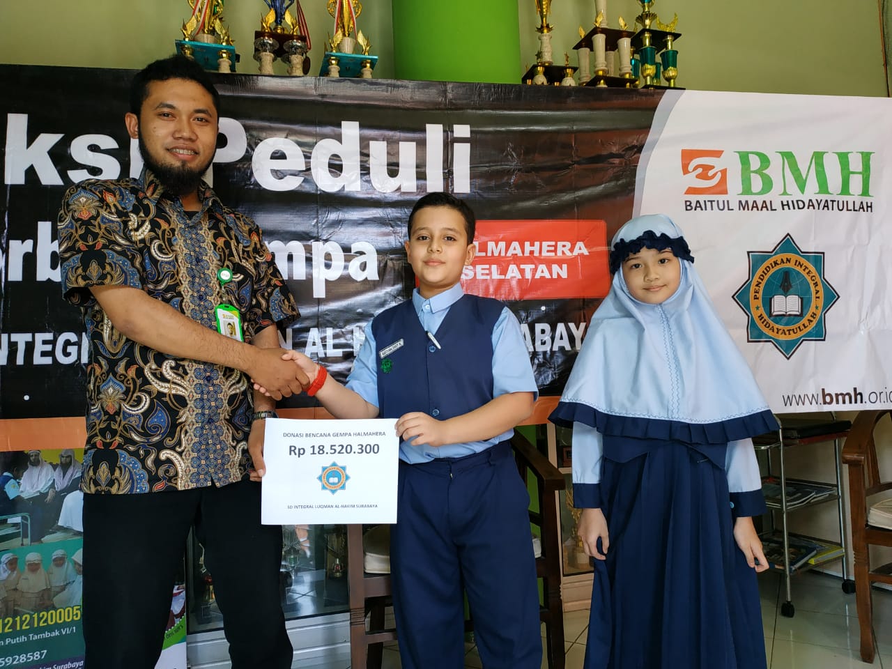 Peduli Gempa Halmahera, SD Luqman Al Hakim Galang Dana Bersama BMH