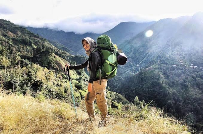 5 Tips Memilih Sepatu Gunung agar Kaki Aman saat Mendaki