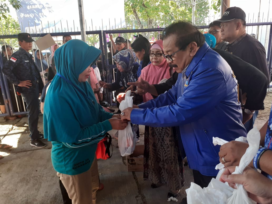 Demokrat Jatim Bagikan 1200 Kantong Daging Kurban