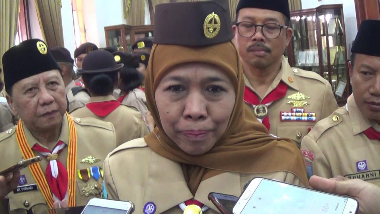 Dilirik Demokrat, Khofifah Malah Dukung Emil Gantikan Pakde Karwo