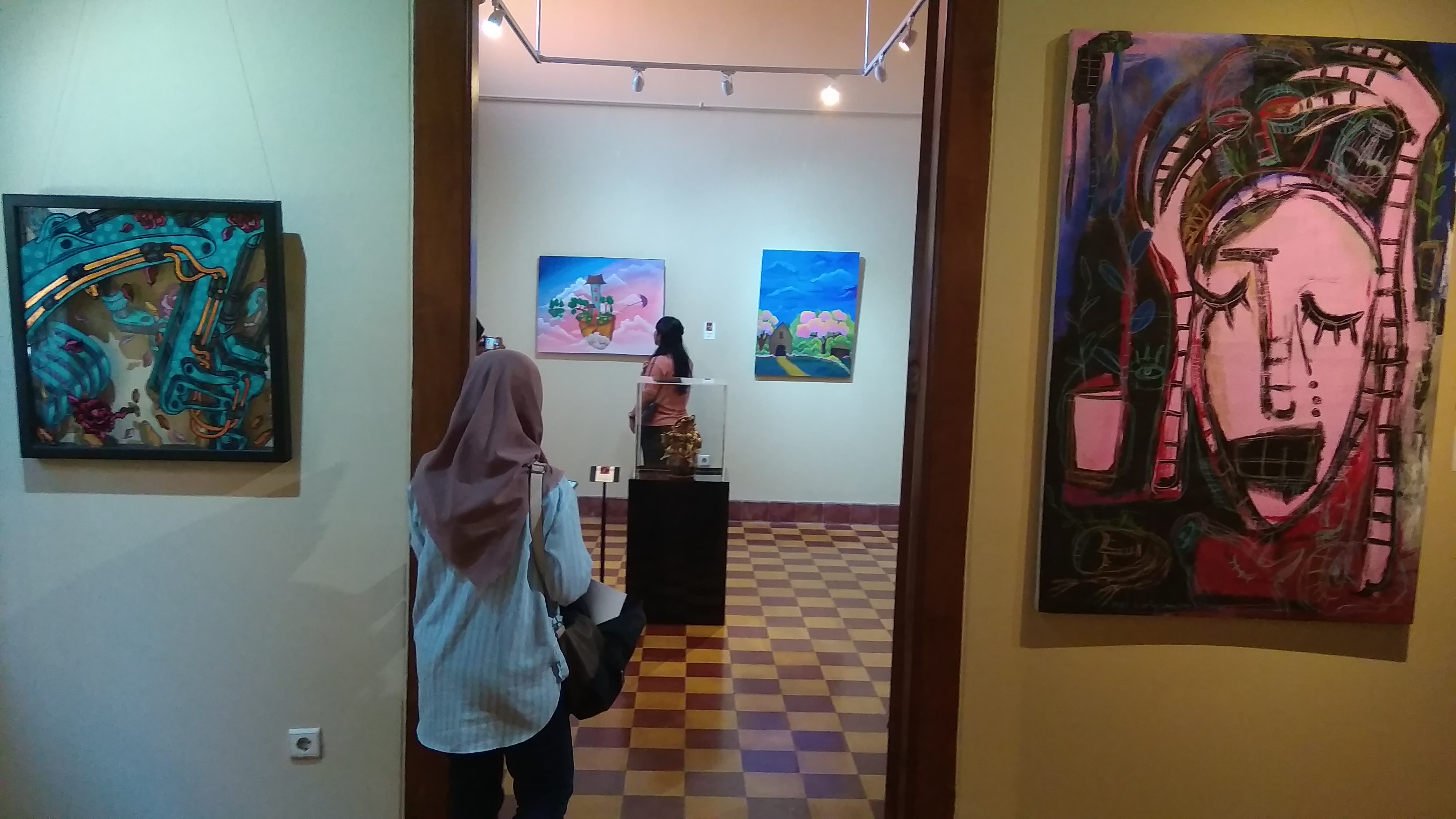 Tema Unik Jangan Bung Dalam Pemeran Seni Rupa HOS