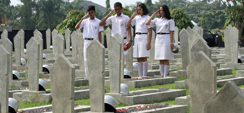 Renungan Suci Makam Pahlawan Surabaya, Listrik Padam 10&nbsp;Menit