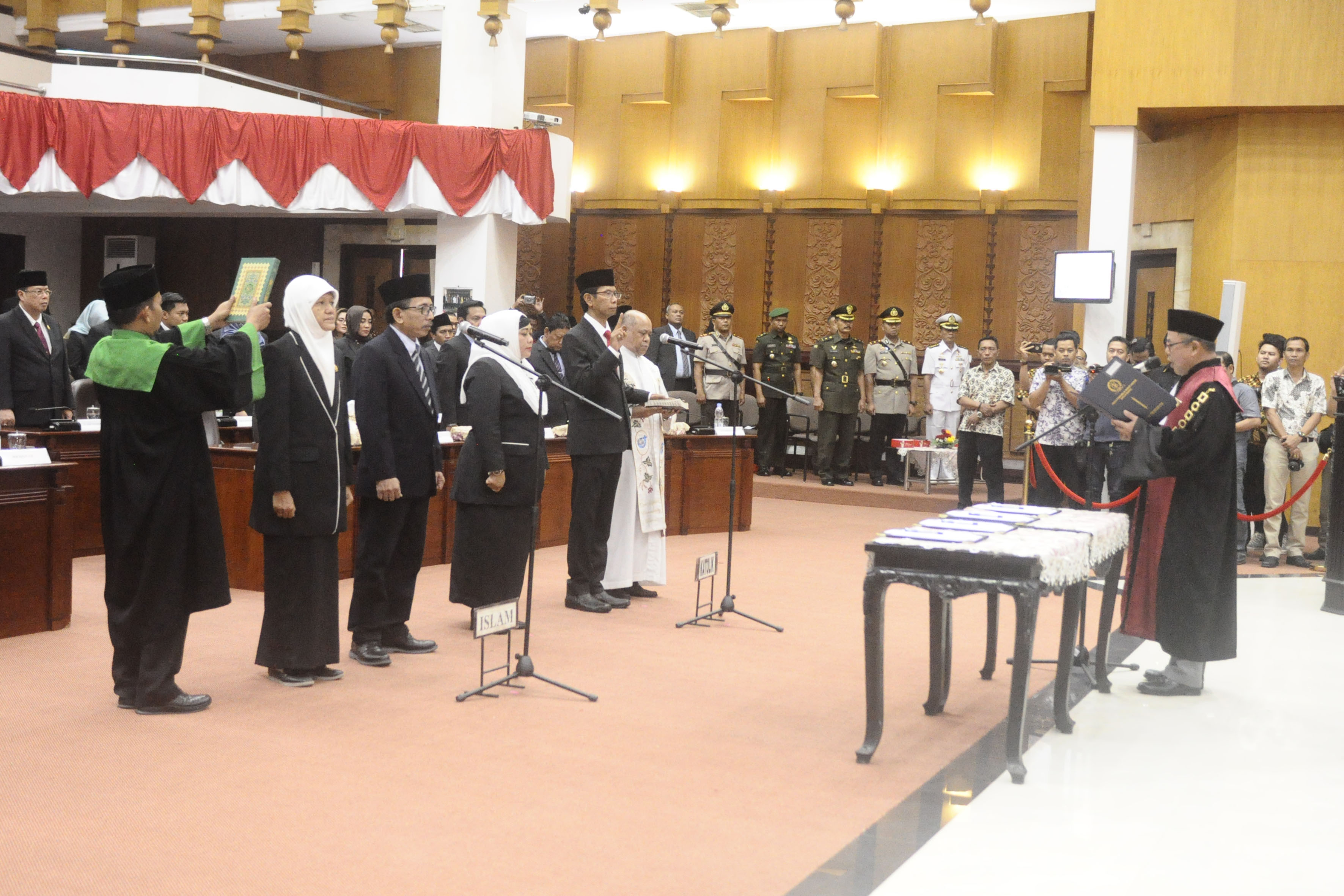 Empat Pimpinan Definitif DPRD Kota Surabaya Resmi Dilantik