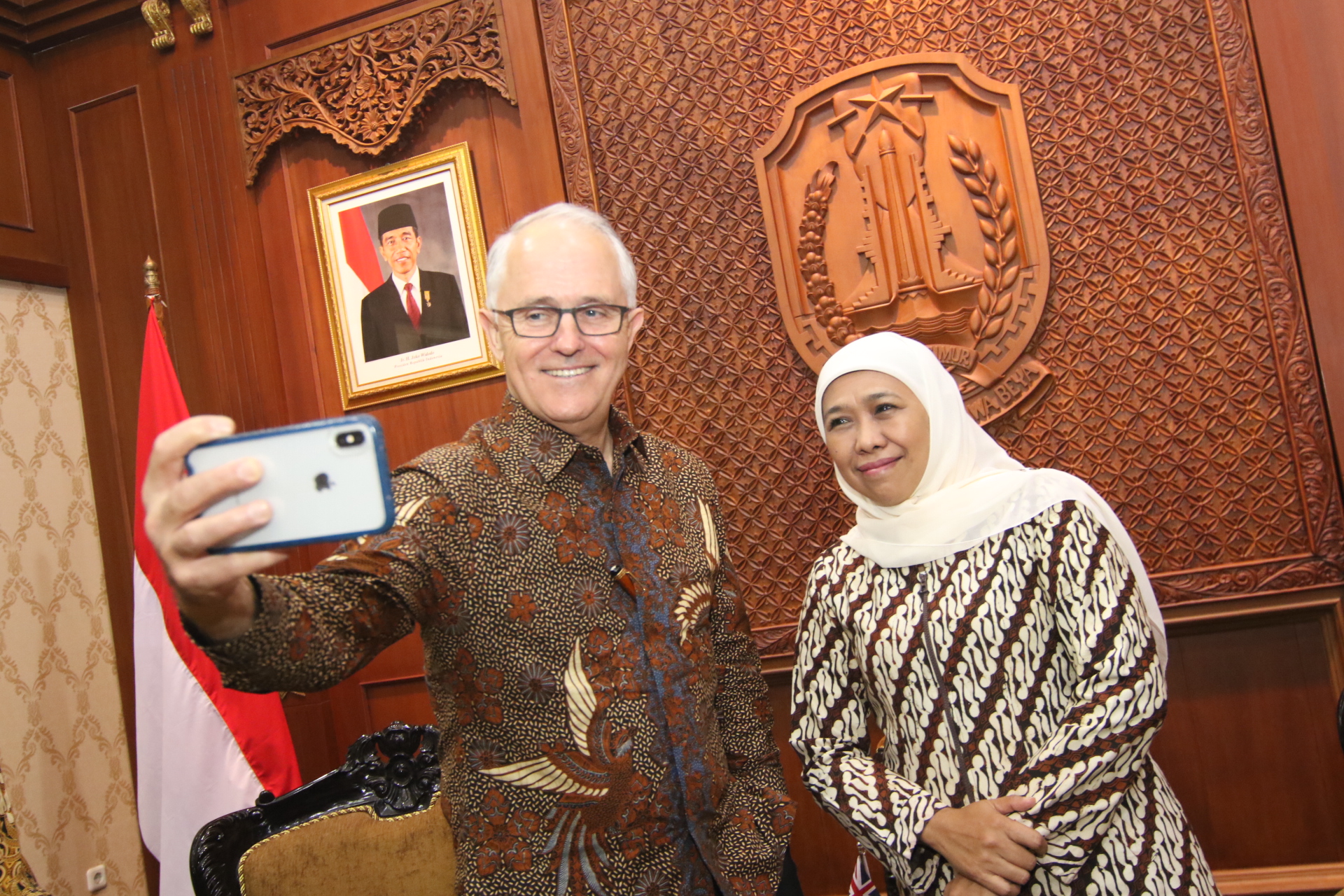 H.E. Malcolm Turnbull, Mantan PM Australia Temui Khofifah Bahas Potensi Ikan Jatim