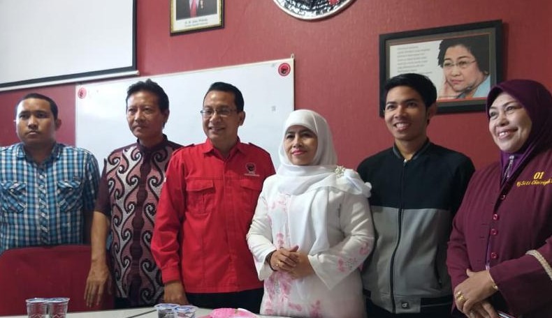 Wakil Sekretaris Muslimat Jatim Ambil Formulir Cawawali Surabaya di PDIP Jatim