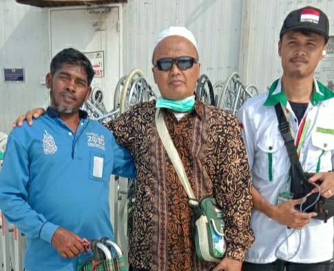 Sembuh Di Masjidil Haram, Haji Asal Lamongan ini Hibahkan Kursi Roda