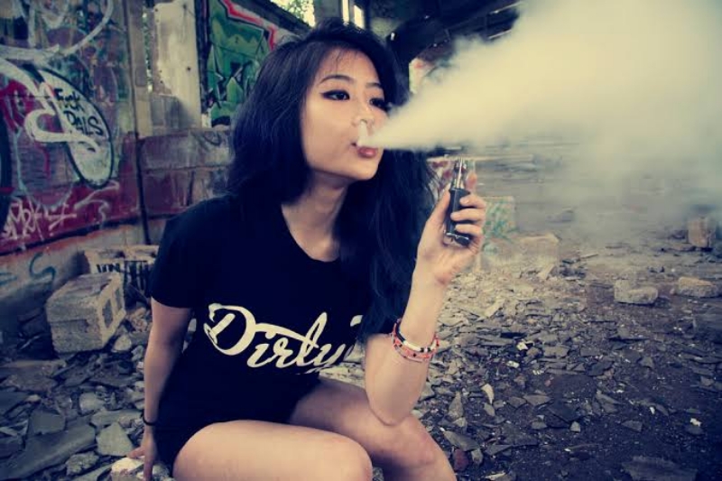 Lebih Bahaya Vape atau Rokok 