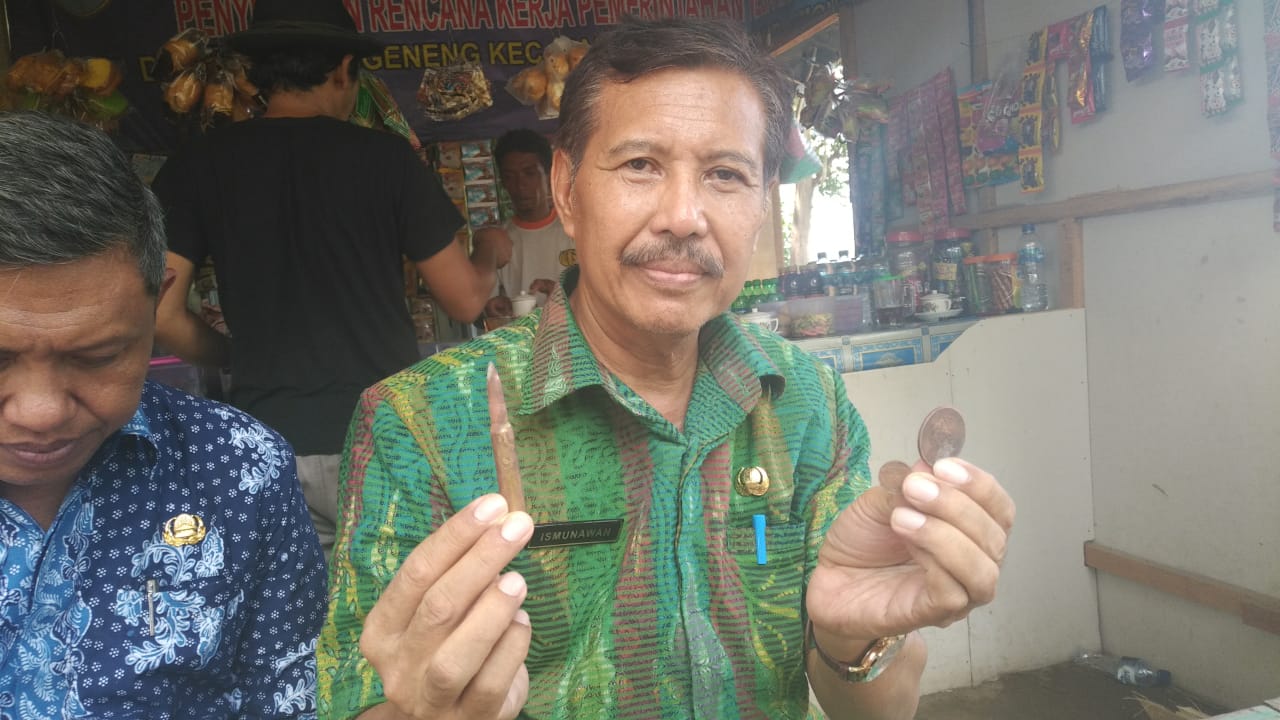 Tim BPCB Trowulan Temukan Koin Kuno dan Peluru Aktif Saat Ekskavasi Perahu Baja di Bengawan Solo