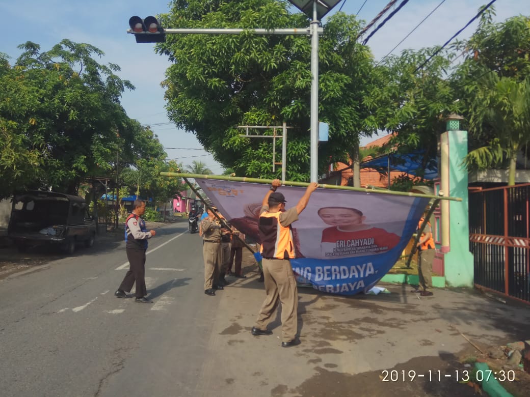 Baliho Eri Cahyadi Viral, Legislator Berikan Kritik